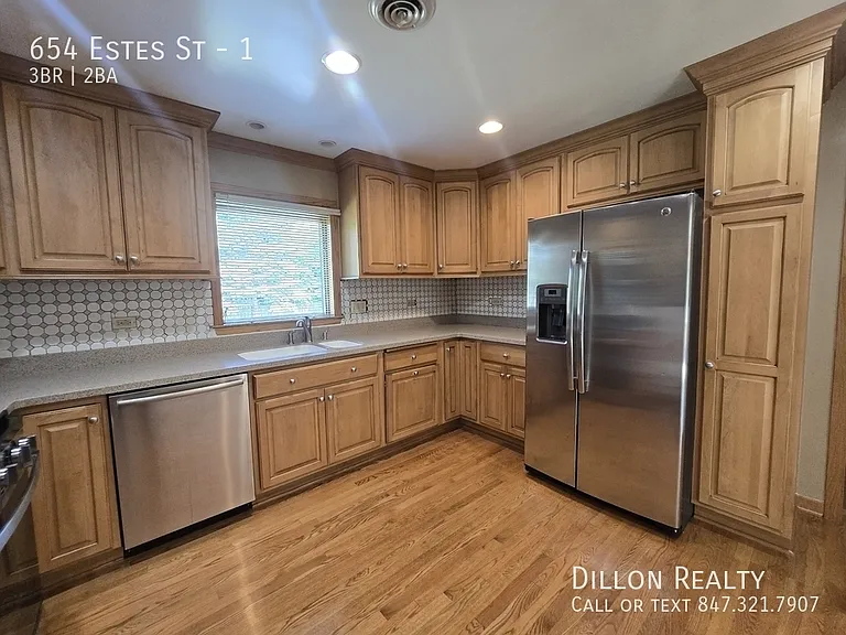654 Estes St #1 — Photo 10