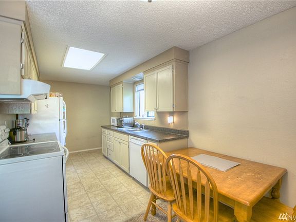 4th image of 1527 65th Ave SE #1
