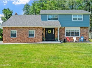 1019 Hickory Rd, Niskayuna, NY 12309