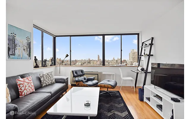 Rented by Douglas Elliman | media 2