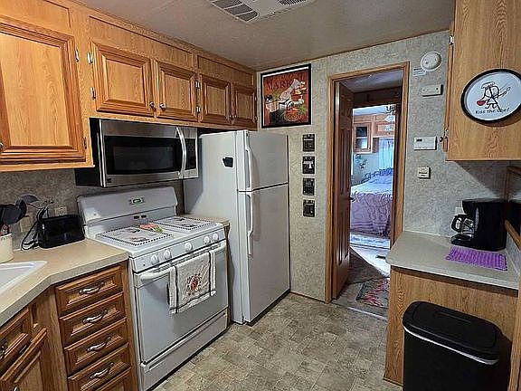 5th image of 2829 Us Highway 17 N #144B