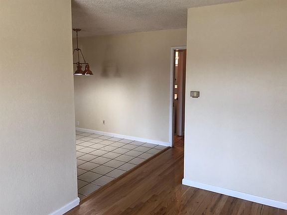 5th image of 1415 W Vine St