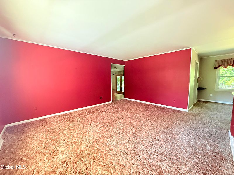 3rd image of 8 Sherwood Drive