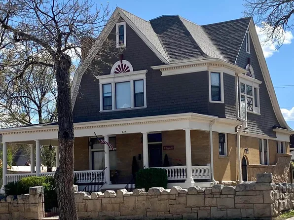 825 7th St, Las Vegas, NM 87701