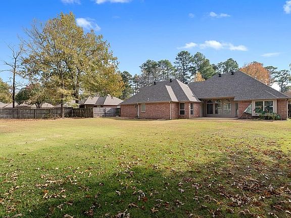 3rd image of 6404 N Park Rd