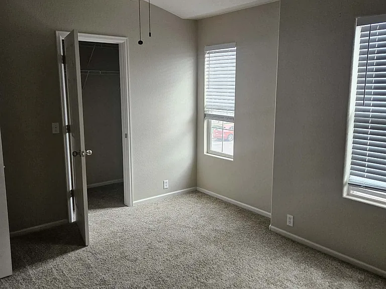 2729 Tumblewood Grv — Photo 8