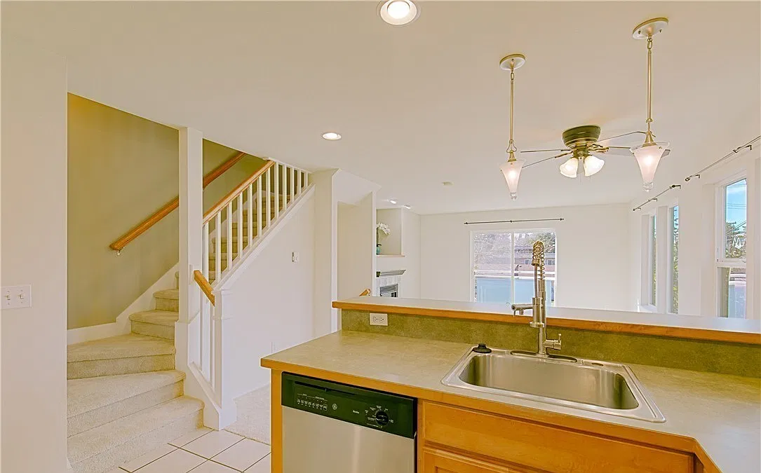 2 bed, 1240 sqft, $2,625 — Photo 4