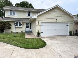 2908 SW Cedar Cove Ct, Topeka, KS 66614