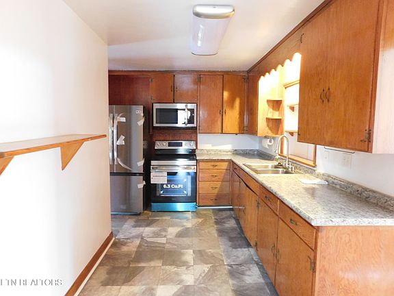 3rd image of 2525 Belt Rd