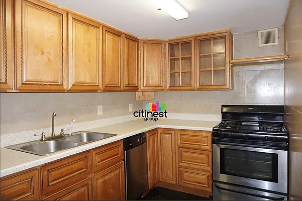 Rented by Citi Nest Group LLC | media 11