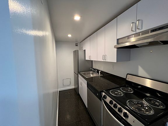 4th image of 160 W 73rd St APT 2B