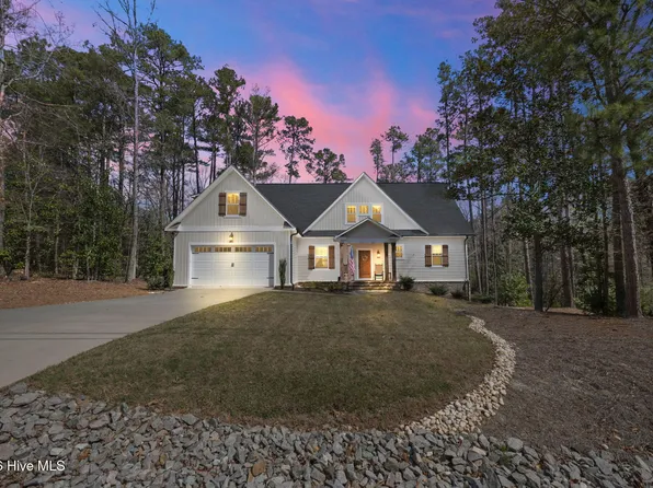 182 Lakeview Drive, Whispering Pines, NC 28327