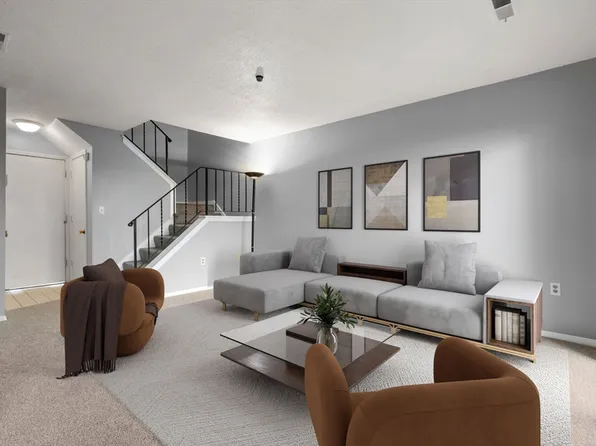 49 Rosewood Dr #49, Stoughton, MA 02072