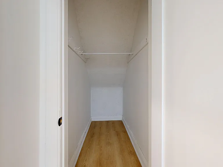 1214 Avenue Rd — Photo 42