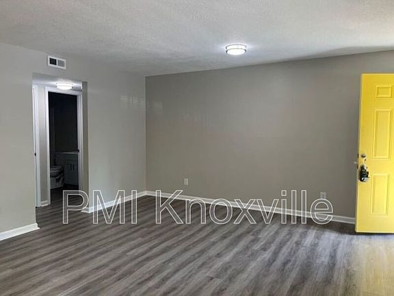 4th image of 123 Ingersoll Ave APT 3