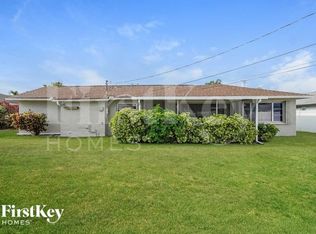 1313 SE 25th Ln, Cape Coral, FL 33904