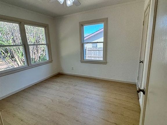 5th image of 4517 SE 23rd St