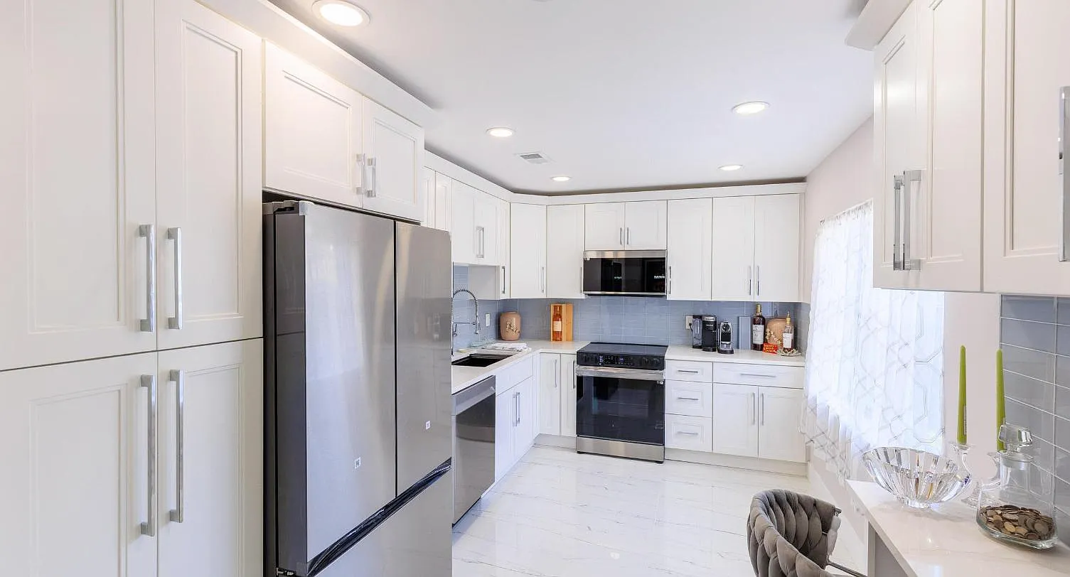 3 bed, 1806 sqft, $3,350 — Photo 3