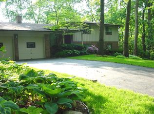 3091 Warwick Rd, Ann Arbor, MI 48104