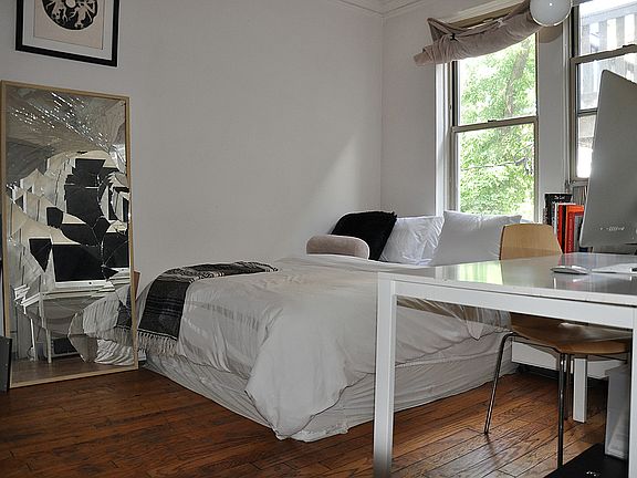 3rd image of 640 W Briar Pl APT 311