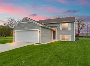 58727 Pond View Ln, Three Rivers, MI 49093
