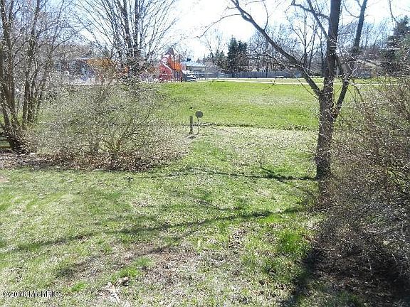 4th image of 618 S Shore Dr