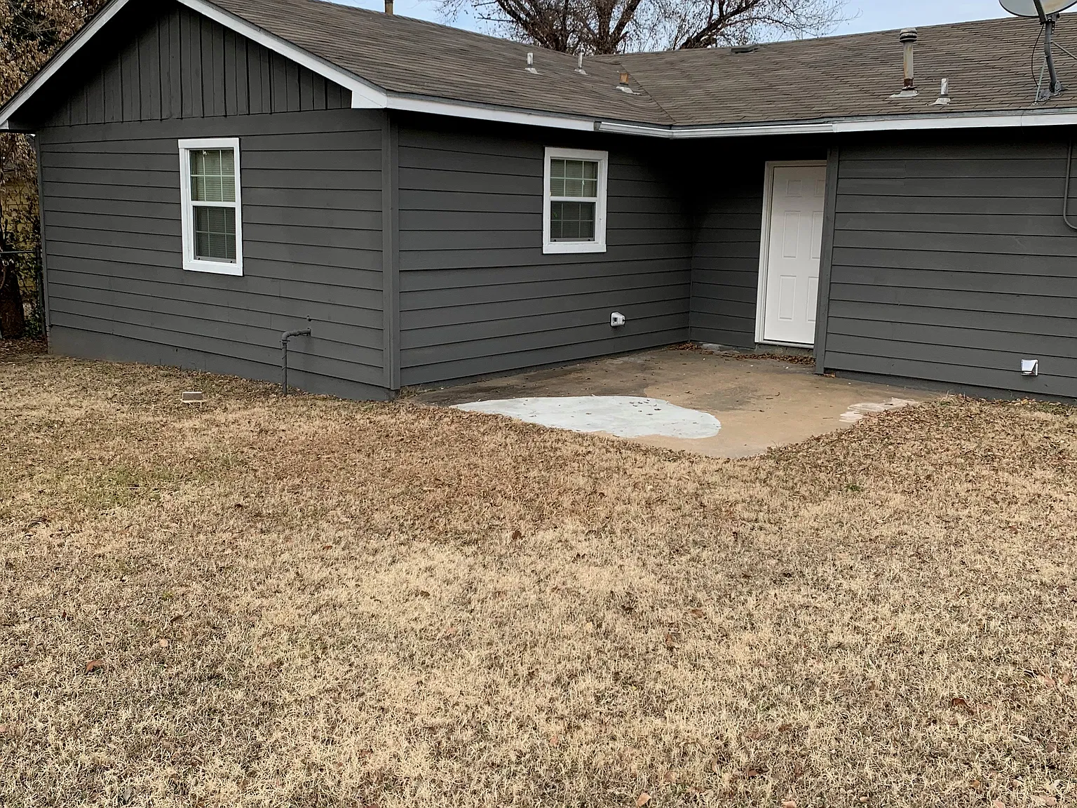 3 bed, 1667 sqft, $1,400 — Photo 2