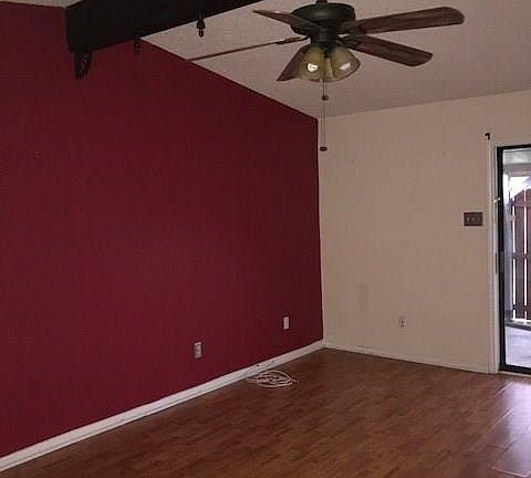 5th image of 2610 Hidden Valley Dr