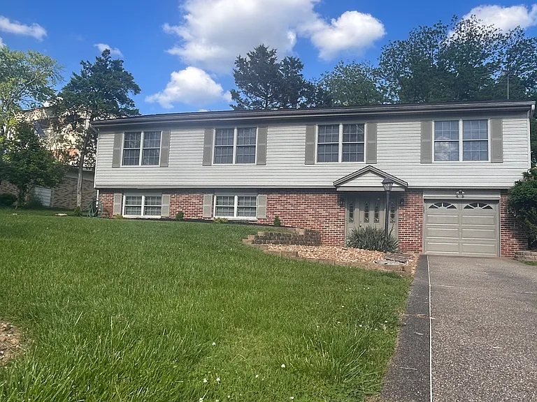 1122 Fernview Dr — Photo 1