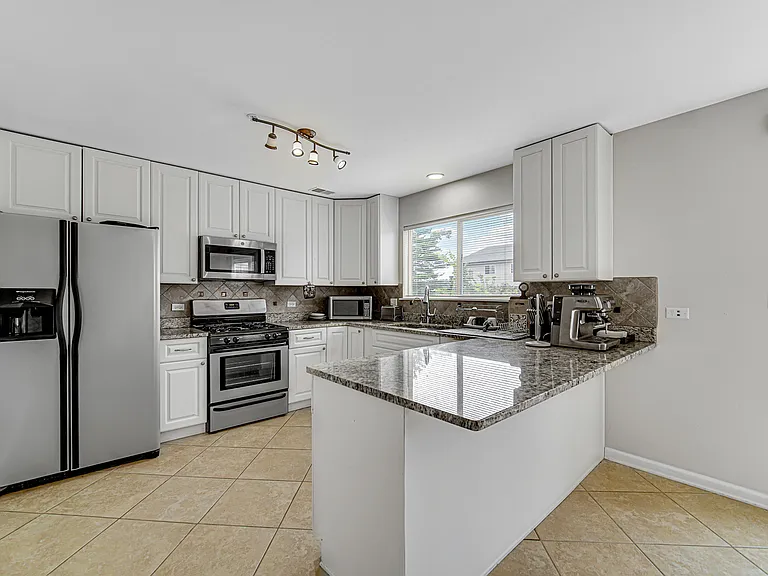673 E Fountainview Dr #673 — Photo 4