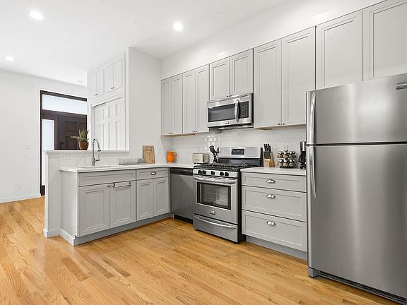 3rd image of 1031 48th Ave #2