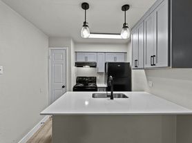 Winding Way Apartments