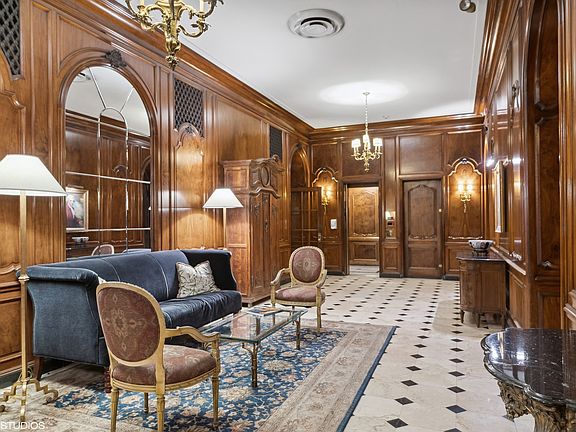 2nd image of 2000 N Lincoln Park West Pkwy #1011