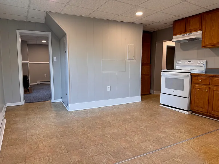 565 Montgomery St #A — Photo 9