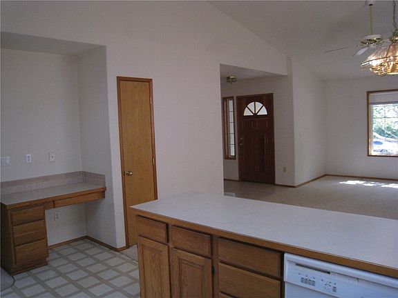 3rd image of 8604 Sebastian Dr NE