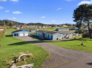90389 Wind And Sea Loop, Warrenton, OR 97146