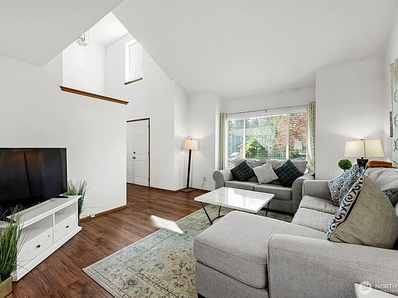 3rd image of 28046 121st Avenue SE