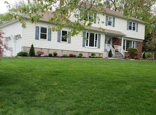 5 Abbey Ln, Ocean, NJ