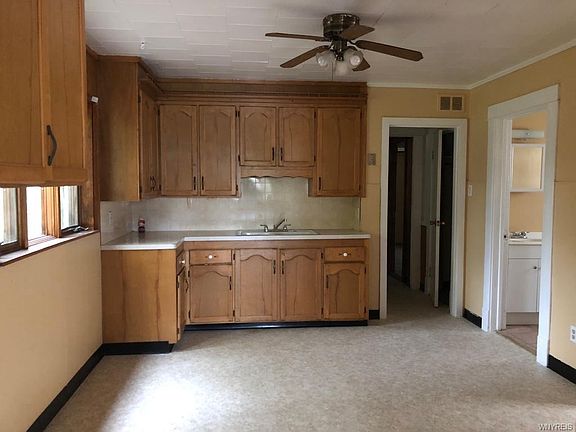 5th image of 69 Avery Pl