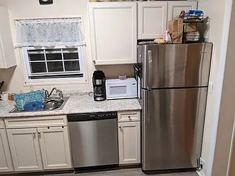 Rented by Sari Melendez LREB
