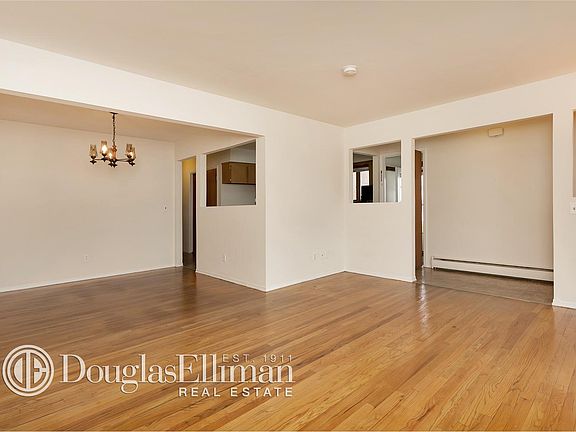 4th image of 83 Deauville Blvd