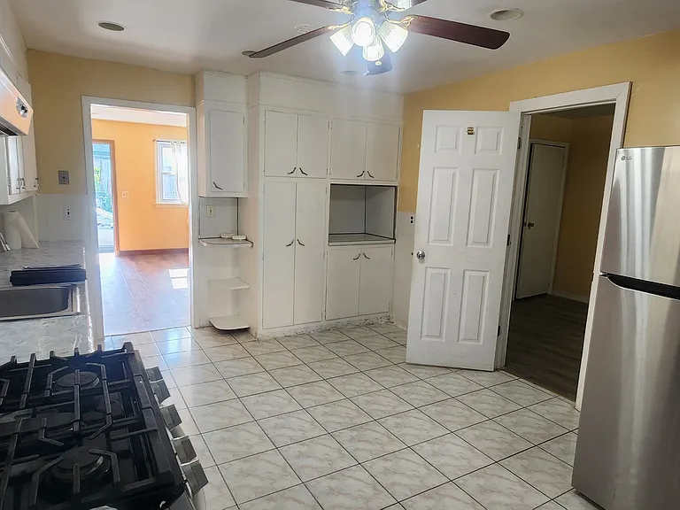 208 Sandford Ave #1 — Photo 5