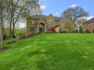 200 Longbow Ln, Mars, PA 16046