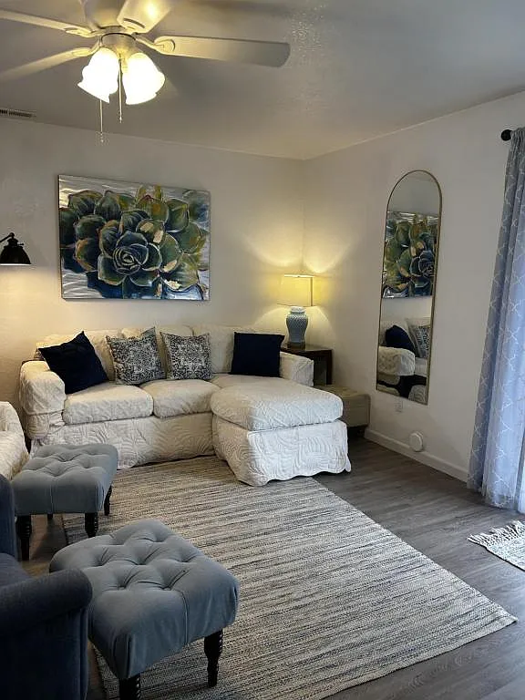 563 Primrose Drive — Photo 3