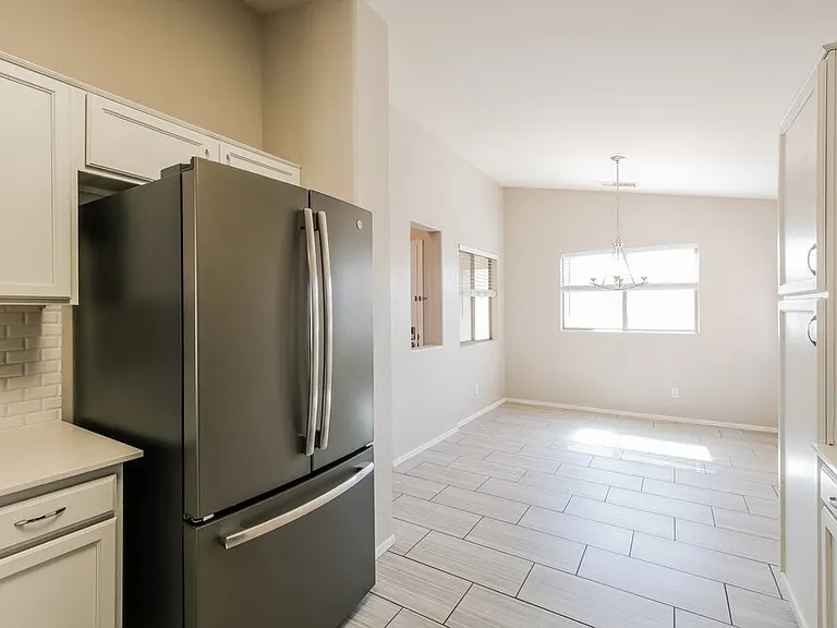 2525 S 109th Dr — Photo 10