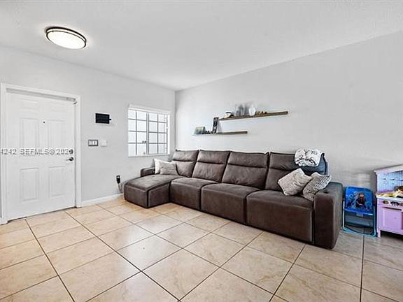 5th image of 930 SW 147th Ct #Townhouse 930