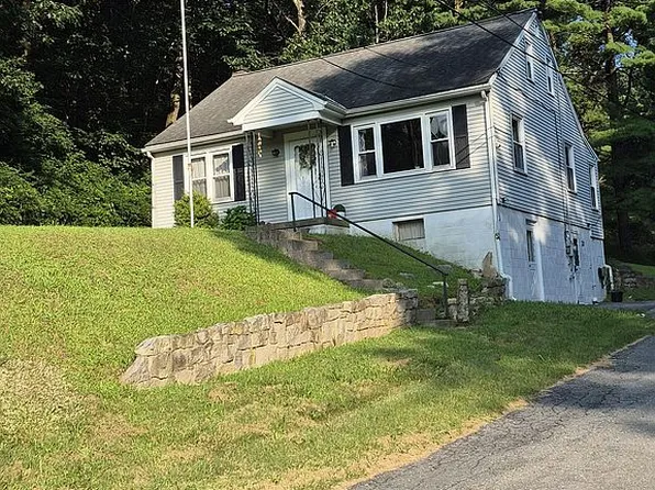 20 Hill Ln, Mohnton, PA 19540