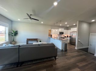 2248 W Moore Ln, Fayetteville, AR 72704