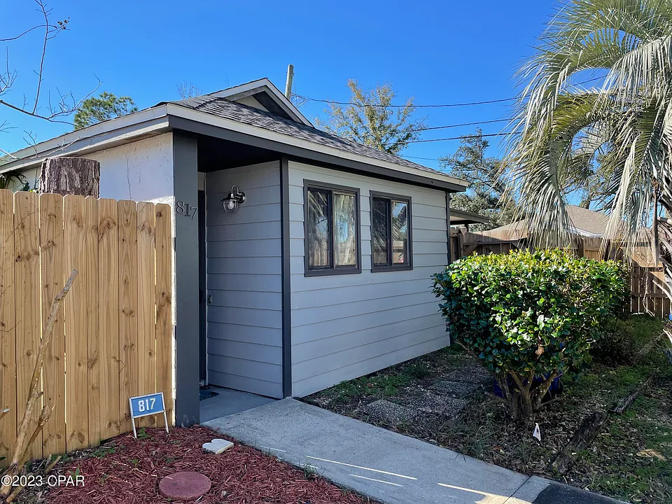817 Premier Dr