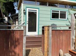 128 N 74th St #A, Seattle, WA 98103